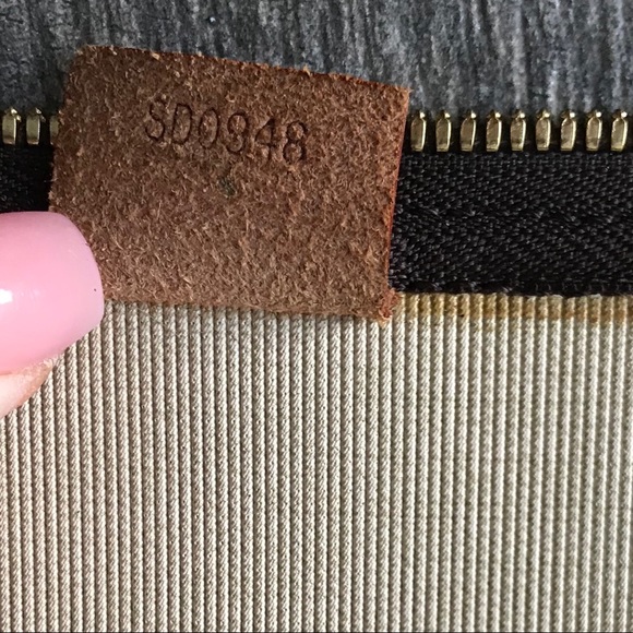 100% Authentic Louis Vuitton Monogram Suitcase - Picture 4 of 8